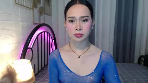 hoelymolly online show from July 11, 10:24 pm