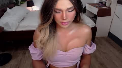 jesie_hot69 online show from July 15, 4:39 am