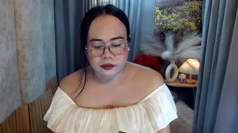 LEAH online show from June 21, 11:19 pm