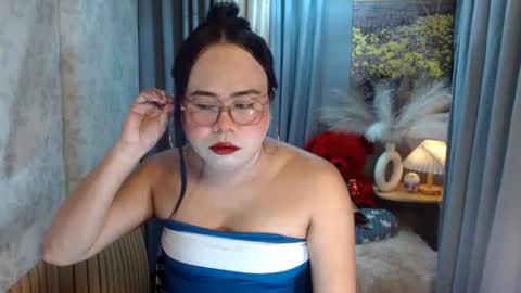 LEAH online show from June 24, 6:17 pm