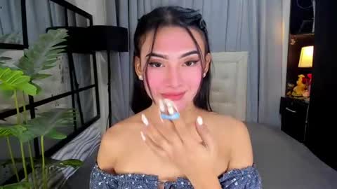 phenomenal_ivy online show from June 24, 12:14 pm