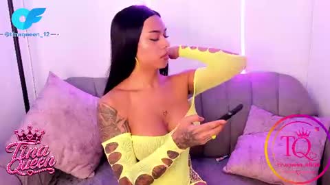 tinaqueen_ online show from June 18, 3:28 pm
