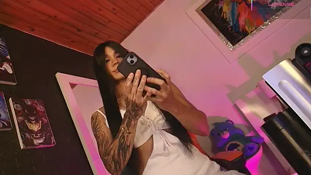 charlotte cruzx online show from July 12, 6:06 am