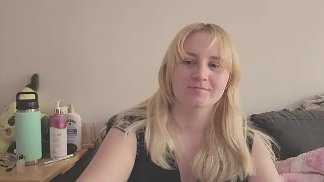 Glitch Witch online show from July 16, 2:01 pm