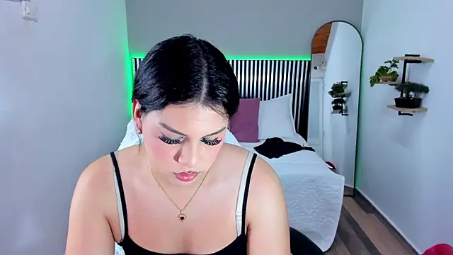 Alisson Pinkey online show from July 18, 7:53 pm