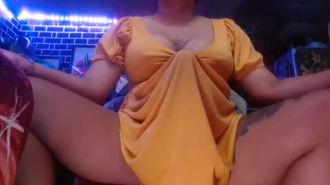 Snapshot of 11inchmonstercock4u chatting on September 9, 1:04 am i am trixie im Your Selfsucking Mistress online show from September 9, 1:04 am