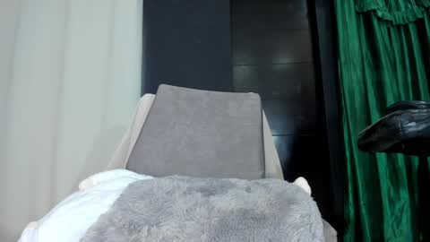 kim 04suarez online show from January 24, 8:11 pm