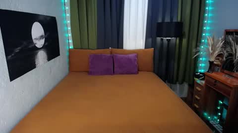 Snapshot of _amyspanks18_ chatting on September 14, 6:34 pm Amy online show from September 14, 6:34 pm
