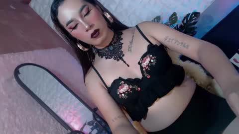 Snapshot of _caroline69 chatting on February 12, 2:45 am Caroline online show from February 12, 2:45 am