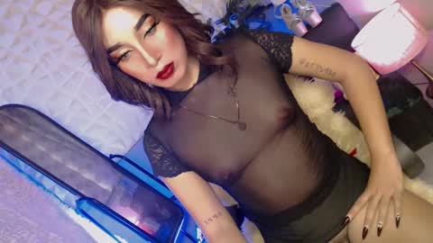 Snapshot of _caroline69 chatting on February 24, 4:49 am Caroline online show from February 24, 4:49 am