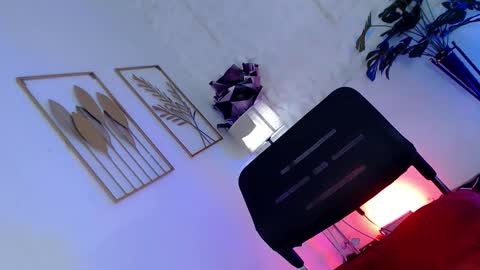 Snapshot of _caroline69 chatting on October 3, 7:08 am Caroline online show from October 3, 7:08 am