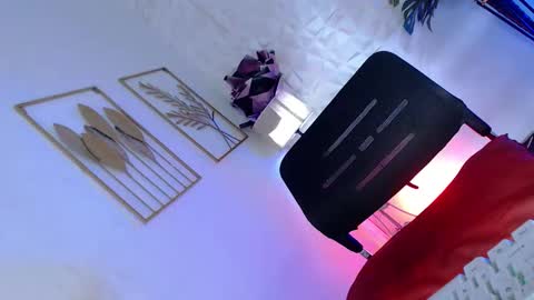 Snapshot of _caroline69 chatting on October 7, 6:47 am Caroline online show from October 7, 6:47 am