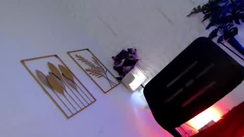 Caroline online show from October 14, 6:03 am