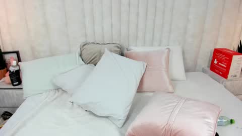 Snapshot of _cherry1 chatting on February 25, 6:36 am Cherry C. online show from February 25, 6:36 am