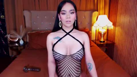 Snapshot of _empressvalerie_ chatting on September 28, 9:03 pm _empressvalerie_ online show from September 28, 9:03 pm