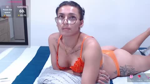 Snapshot of _ericavanderhill_ chatting on February 10, 11:34 pm Erica Vanderhill online show from February 10, 11:34 pm