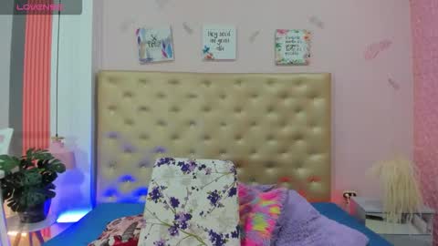 Snapshot of _jade_01 chatting on October 6, 12:05 pm J A D E online show from October 6, 12:05 pm