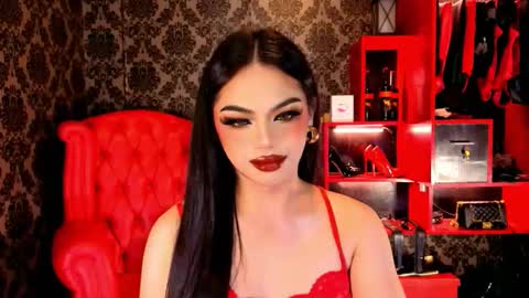 Raven Strauss online show from October 15, 6:02 am