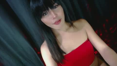 Eilachloe online show from January 3, 3:55 pm