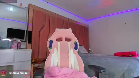 stephany online show from September 28, 9:47 pm