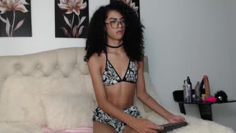 Snapshot of abigail_f00x chatting on February 1, 1:55 am Abigail online show from February 1, 1:55 am