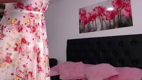 Snapshot of abigail_f00x chatting on February 26, 12:58 pm Abigail online show from February 26, 12:58 pm