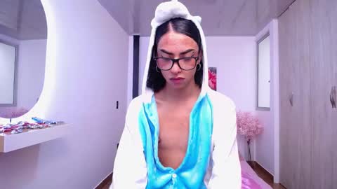 Snapshot of abigail_f00x chatting on September 10, 1:54 pm Abigail online show from September 10, 1:54 pm