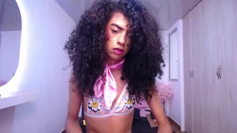 Snapshot of abigail_f00x chatting on September 12, 2:13 pm Abigail online show from September 12, 2:13 pm