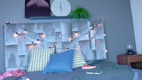 ABIGAIL online show from January 11, 1:29 pm