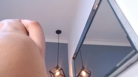 Snapshot of abigailwilliams_ chatting on March 10, 11:23 am Abigail online show from March 10, 11:23 am