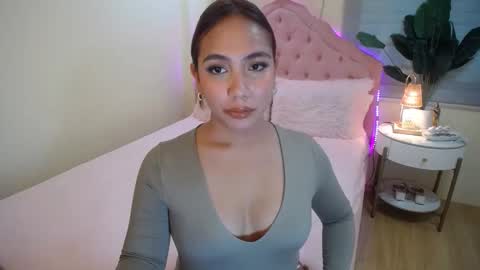 Snapshot of absolutely_gurjuice69 chatting on September 16, 1:43 am Hope online show from September 16, 1:43 am