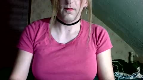 Ada DeVaux online show from February 14, 5:26 am