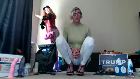 Snapshot of adamseve777 chatting on January 17, 5:53 pm TaylorSexbot online show from January 17, 5:53 pm