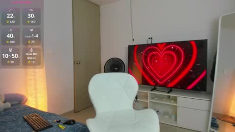 ..   .. independent model online show from October 22, 8:49 am