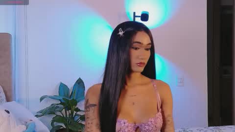 Isabellafirst online show from October 19, 9:40 pm