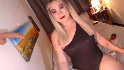 Snapshot of adorablekim69 chatting on February 10, 5:25 am MsKim online show from February 10, 5:25 am