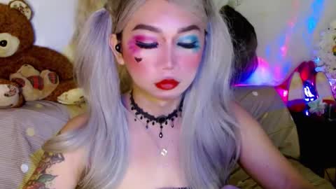 Snapshot of adorableslutxxx chatting on February 19, 1:06 pm jasmine online show from February 19, 1:06 pm