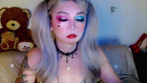 Snapshot of adorableslutxxx chatting on March 4, 8:05 pm jasmine online show from March 4, 8:05 pm
