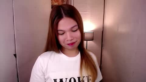 Snapshot of adorabletsforyouxx chatting on February 21, 3:43 pm adorabletsforyouxx online show from February 21, 3:43 pm
