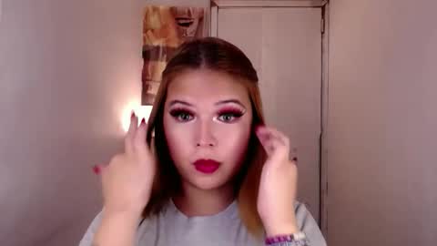 adorabletsforyouxx online show from October 16, 7:02 pm