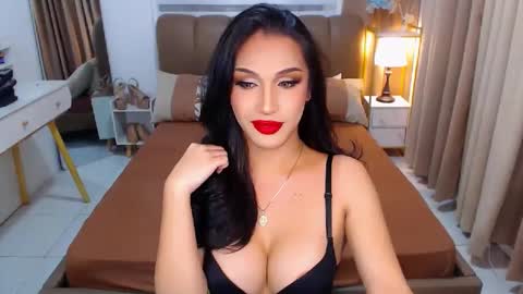Snapshot of adychavez chatting on February 25, 2:44 pm Ur Dream girl online show from February 25, 2:44 pm