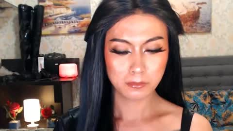 Snapshot of affairtoyourgoddesskhendra chatting on December 13, 8:58 pm Dominant Goddess Contessa online show from December 13, 8:58 pm