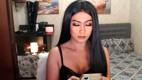 Snapshot of affairtoyourgoddesskhendra chatting on December 29, 6:38 pm Dominant Goddess Contessa online show from December 29, 6:38 pm
