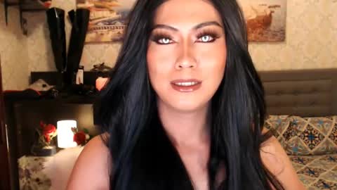 Snapshot of affairtoyourgoddesskhendra chatting on January 5, 6:24 am Dominant Goddess Contessa online show from January 5, 6:24 am