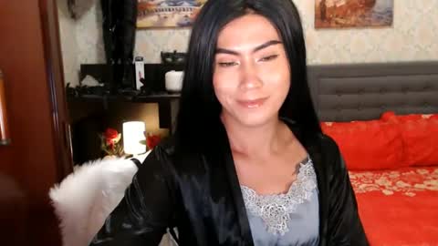 Snapshot of affairtoyourgoddesskhendra chatting on February 1, 9:29 pm Dominant Goddess Contessa online show from February 1, 9:29 pm