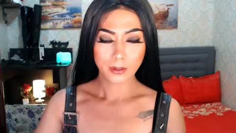 Snapshot of affairtoyourgoddesskhendra chatting on February 6, 6:24 pm Dominant Goddess Contessa online show from February 6, 6:24 pm