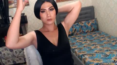 Snapshot of affairtoyourgoddesskhendra chatting on February 19, 9:25 pm Dominant Goddess Contessa online show from February 19, 9:25 pm