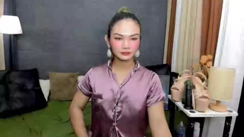 Snapshot of airy_lust chatting on September 22, 4:29 am airy_lust online show from September 22, 4:29 am