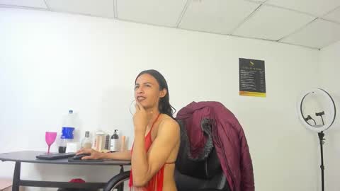 Snapshot of aisha_hotts777 chatting on September 29, 12:54 am aisha_hotts777 online show from September 29, 12:54 am