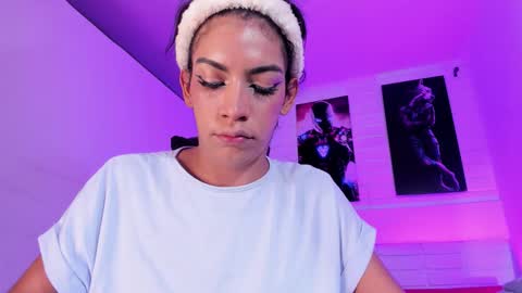 Alahia Rodriguez online show from November 28, 10:11 pm